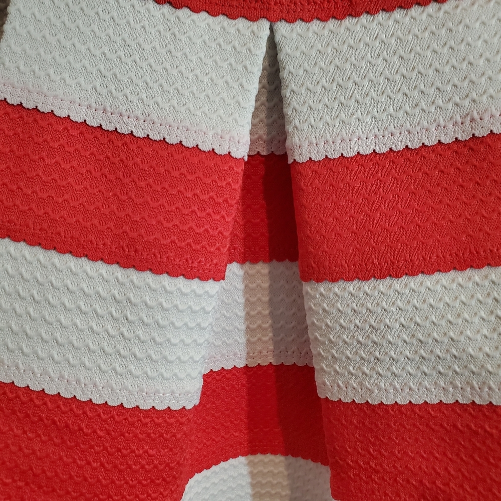 Touch Me Skirt - Picture 2 of 6